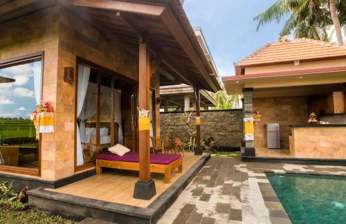 Pengosekan Villa | New villa at the edge of rice field & free scooter