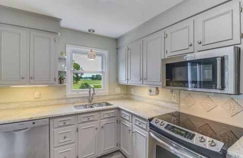 Charleston House | NEW Waterfront Charleston Home! 10 mins from the Beach & Downtown!