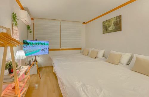 Suyeong-Gu Apartment | NEW#Yeadam Stay#5 minutes from swimming area#Gwangalli#Maximum 5 people#Free Netflix#Nearby amenities