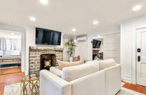 Historic District - North Apartment | New2/2 Garden Apartment Historic