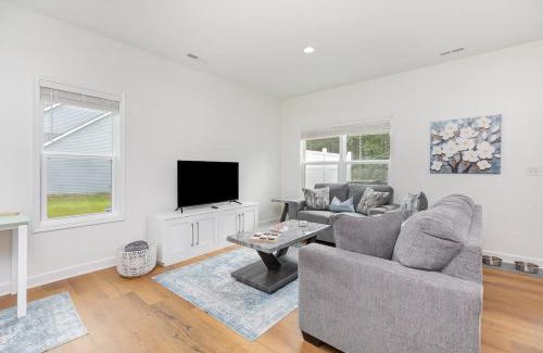 Denver House | NewDuplex! 6Bed 5Bath - HotTubs - Sleeps 12!