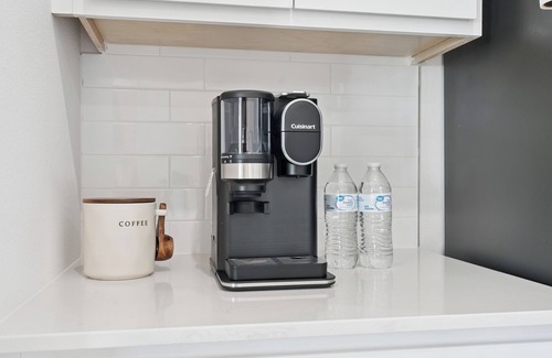 Lowell House | Newly Built 3BR Retreat in the Heart of NWA – I-49 & Hot Spots