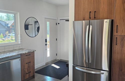 East Kootenay House | Newly built Fernie Alpine Retreat - beautiful mountain views off private deck.