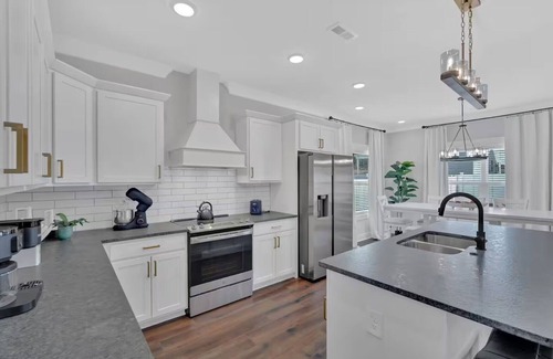 Knoxville House | Newly built, fully equipped Knoxville home for 10!