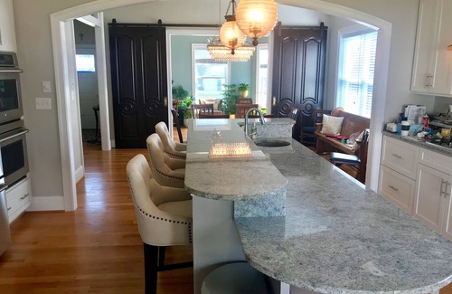 Nauck House | NEWLY BUILT Large Single Family Home in Arlington