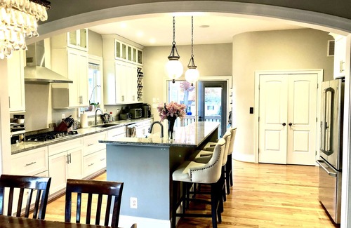 Nauck House | NEWLY BUILT Large Single Family Home in Arlington