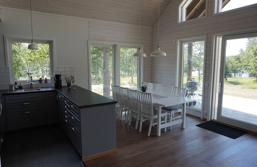 Sissehult House | Newly built modern house solely located directly by the lake with its own dock and boat