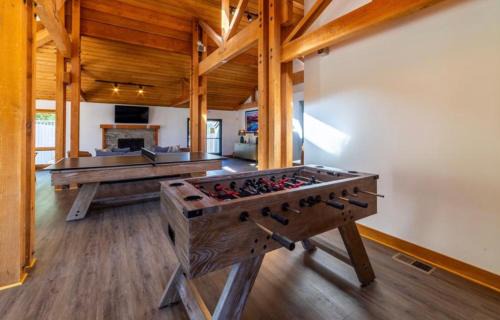 Mammoth Lakes House | Newly Built Updated 3 Bed 2 and a half bath Creekhouse at Snowcrk Resort 1463 Amazing Mountain Views