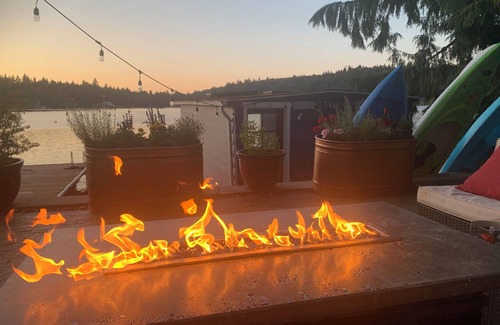 Lake Roesiger House | Newly listed as fulltime VRBO! Beautiful lakefront home for you and your guests!