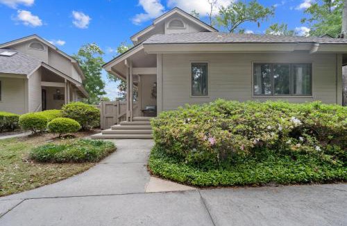 Dataw Island Villa | Newly Listed Bluff Villa with Creek and Golf Course Views