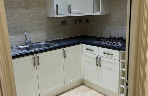 Pembridge Apartment | Newly Refurbished - Awesome 3 Bedroom Notting Hill Very Central With a Balcony