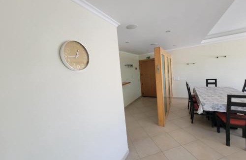 The Strip Apartment | Newly Remodeled 2BD Brilliant Oura Strip 9min beach