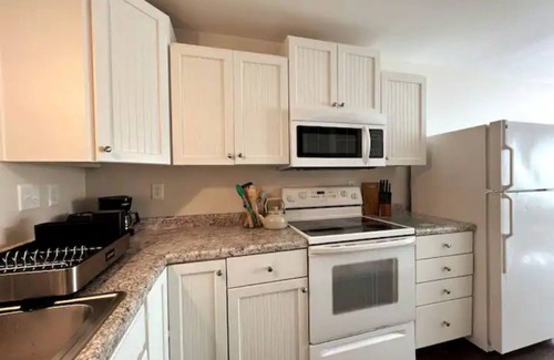 Beechmont House | Newly remodeled Beechmont Derby City Gem !