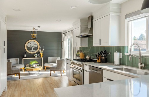 Columbine House | Newly remodeled modern farmhouse near the Rocky Mountains!