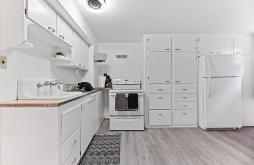 Spearfish House | Newly remodeled property near the creek and downtown!