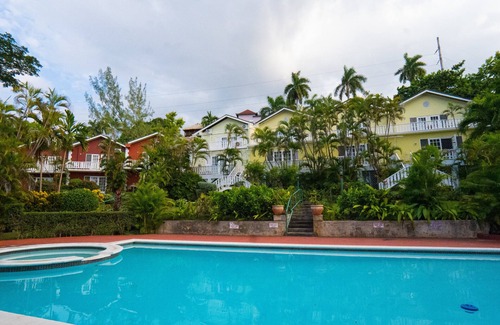 Mango Walk Apartment | Newly remodeled unit in gated complex.