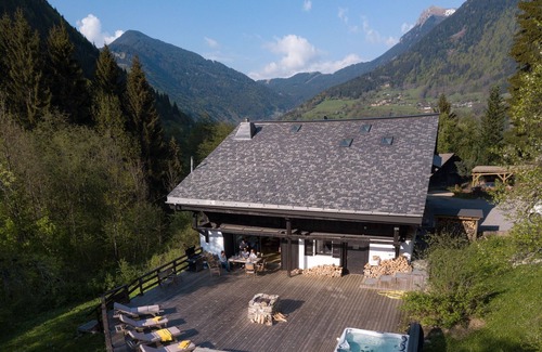 Saint-Jean-dʼAulps Ski Chalet | Newly renovated, luxurious, spacious & characteristic chalet in St Jean d'Aulps