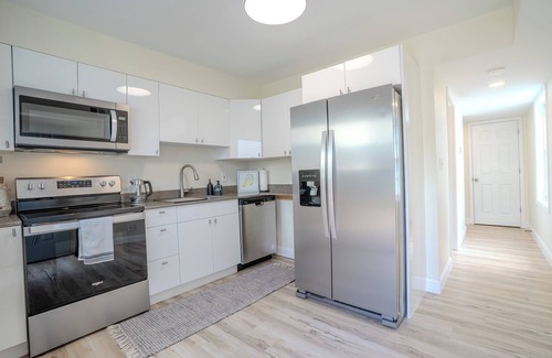 Shelby Park House | Newly Renovated, 2bedroom, Conveniently Located, Just Minutes From Downtown
