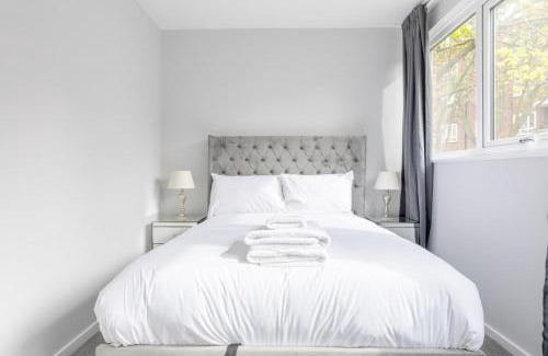 Mildmay House | Newly Renovated 3BD Home Islington!