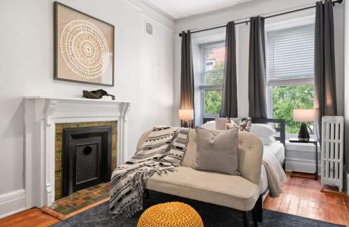Central Park North House | Newly Renovated 3BR Oasis Walk to Columbia Uni