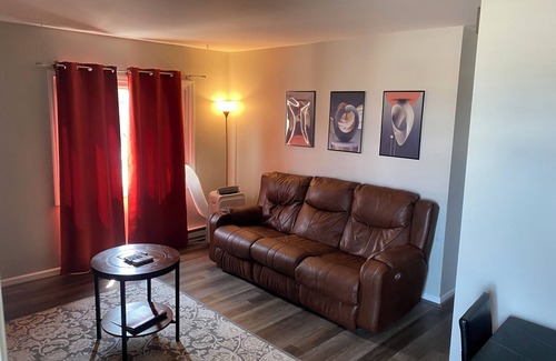 Milwaukee Apartment | Newly renovated Apartment West Allis, WI