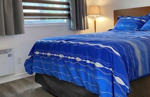 Sainte-Dorothee House | Newly Renovated Bungalow