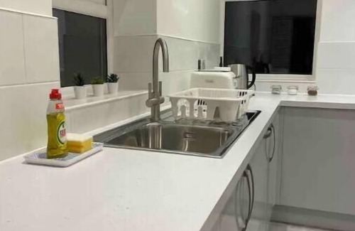 Ashtead Apartment | Newly renovated flat in Ahsteadnn