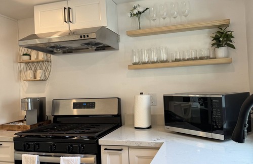 Ukiah House | Newly renovated home walkable to Downtown/Restaurants/Park