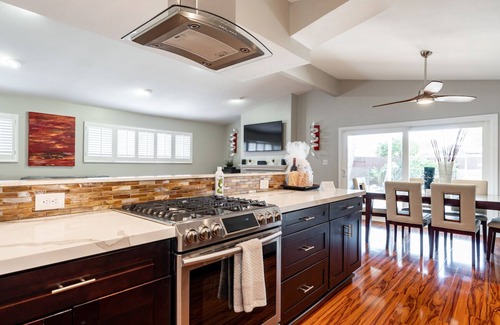 Clairemont House | Newly Renovated Modern Home w/Pool, Jacuzzi, Pool Table - Close to All