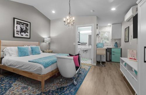 Williams Bay Apartment | Newly Renovated The American Hotel Breakfast at Tiffany's Suite