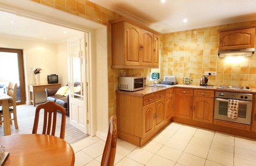 Mumbles House | Newton Road - Five Bedroom House, Sleeps 10