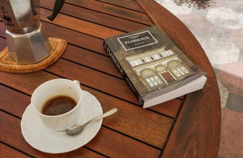 Duomo Apartment | Next to the Duomo of Florence, Raffaello, with Private Patio