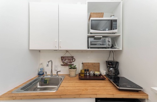 Niagara Falls House | Niagara Falls' Guest Suite