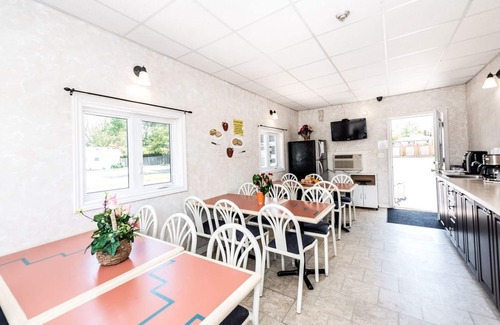 Chippawa Hotel | Niagara Parkway Court Motel
