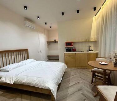 Old Boulevard Apartment | Niari Apartment 1 in old Batumi