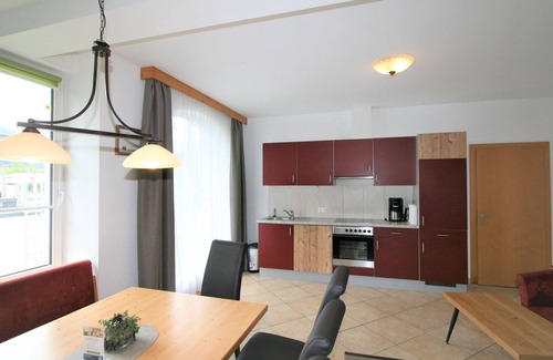 Stumm Apartment | Nice apartment for 10 people with pool, WIFI, TV, terrace and pets allowed