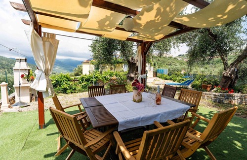 Civezza Apartment | Nice apartment for 10 guests with pool, WIFI, patio and pets allowed