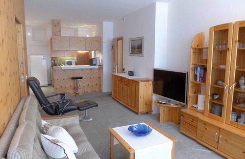 Celerina-Schlarigna Apartment | Nice apartment for 4 people with WIFI, TV, balcony, pets allowed and parking