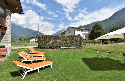 Prata Camportaccio Apartment | Nice apartment for 5 guests with WIFI, A/C, TV, patio and pets allowed