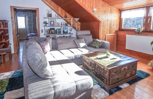 Magdalensberg Apartment | Nice apartment for 5 people with WIFI, pool, hot tub, TV, patio, panoramic view and parking