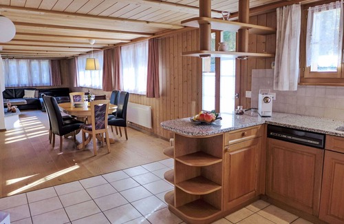 Gadmen Apartment | Nice apartment for 5 guests with WIFI, TV, patio, pets allowed and panoramic view