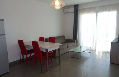 Macinaggio Apartment | Nice apartment for 4 guests with A/C, TV, terrace, pets allowed and parking
