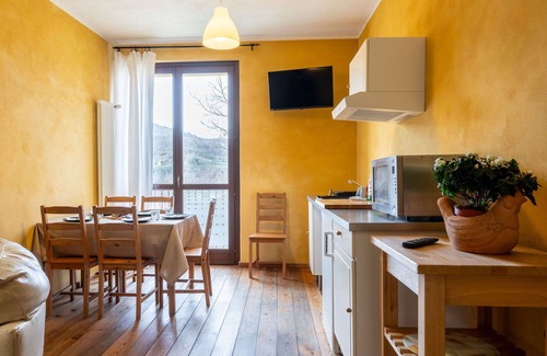 Cortemilia Apartment | Nice apartment for 6 guests with WIFI, pool, TV, terrace and pets allowed