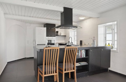 Gandrup Apartment | Nice apartment in Gandrup with kitchen