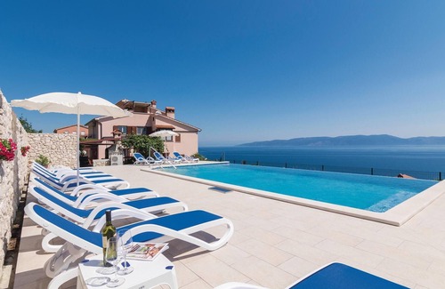 Ravni Apartment | Nice apartment in Labin with WiFi