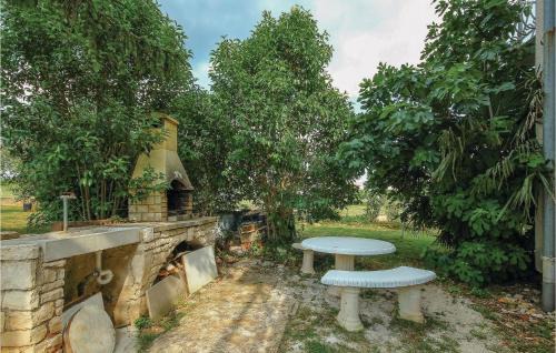 Lovrecica Apartment | Nice Apartment In Lovrecica With Wifi