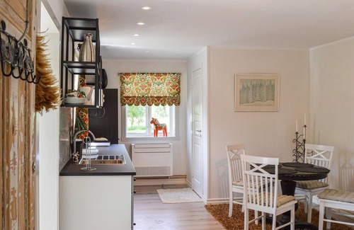 Malmkoping Apartment | Nice apartment in Malmköping with sauna