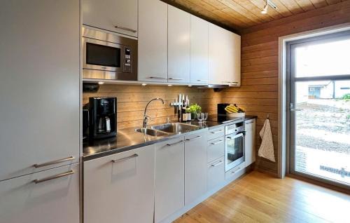 Syssleback Apartment | Nice Apartment In Sysslebäck With Sauna