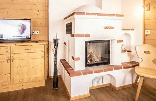 Mitterberg-Sankt Martin House | Nice apartment in villa for 10 guests with WIFI, pool, TV, terrace, pets allowed and parking