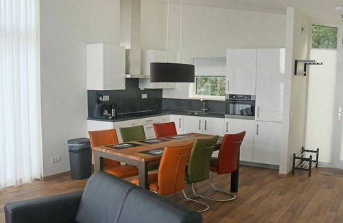Eelderwolde Villa | Nice apartment in villa for 6 people with WIFI, TV, terrace and parking